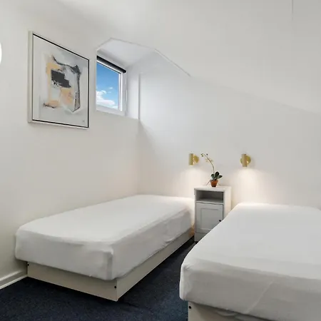 Bad, Lejl, 53 Apartment